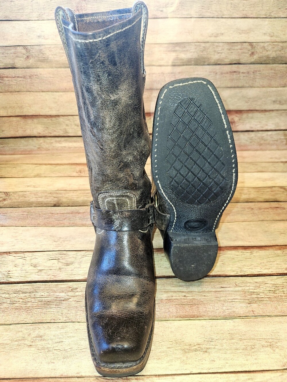 Frye Harness 15R boots are crafted from distressed brown leather - Picture 4 of 14